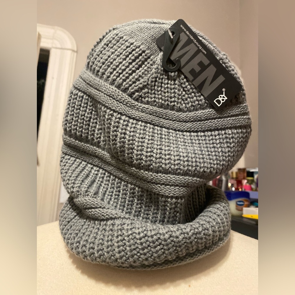 NWT, Men’s David & Young Gray Knit Beanie